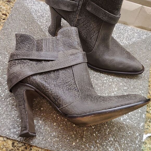 ELIZABETH AND JAMES Grey Booties - Size 10 - Picture 1 of 10